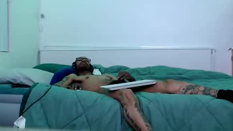 SkinnyTattedGuy online show from 06-11-26, 11:52