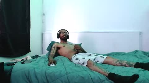 SkinnyTattedGuy online show from 07-17-26, 06:46