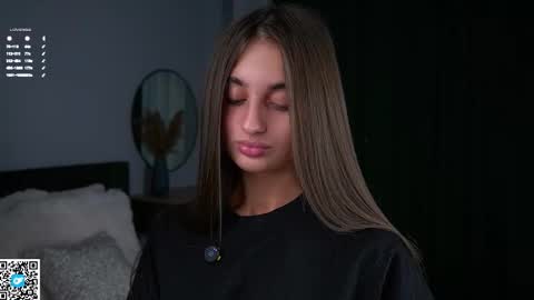 Isabella online show from 10-27-25, 01:09