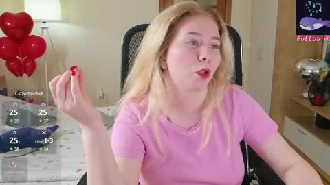 Snapshot of d0nna_ chatting on 02-13-25, 10:22 Donna online show from 02-13-25, 10:22