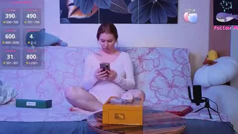 Snapshot of d0nna_ chatting on 09-28-25, 07:30 Donna online show from 09-28-25, 07:30