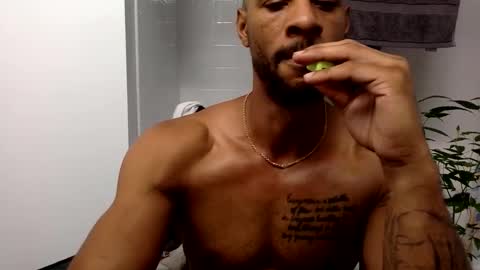 Snapshot of d33d667696 chatting on 10-04-25, 01:47 Dday2 online show from 10-04-25, 01:47