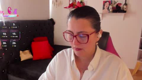 Mia  online show from 09-22-25, 01:35