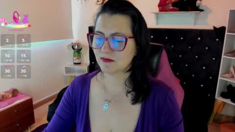 Mia  online show from 09-28-25, 01:49