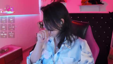 Mia  online show from 09-30-25, 12:21