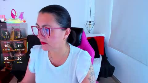 Mia  online show from 11-04-25, 12:37