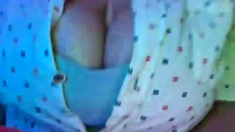 Snapshot of daddett chatting on 02-08-25, 08:32 Daddett iS Wett online show from 02-08-25, 08:32