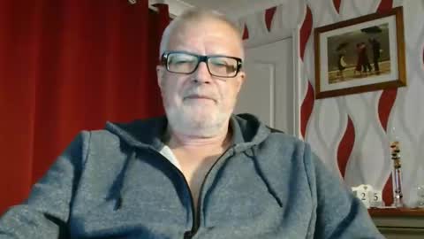 Brian ... online show from 09-25-25, 08:01