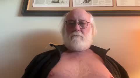 Snapshot of daddy341177 chatting on 01-16-25, 12:45 daddy341177 online show from 01-16-25, 12:45