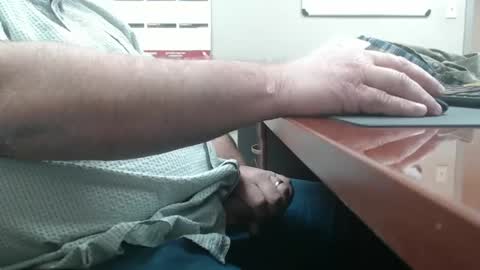 Snapshot of daddy7194 chatting on 11-06-25, 11:00 daddy7194 online show from 11-06-25, 11:00