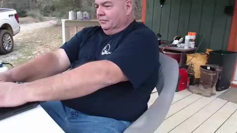 Snapshot of daddy7194 chatting on 12-17-25, 09:32 daddy7194 online show from 12-17-25, 09:32