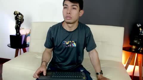 Snapshot of daddy_juancho82 chatting on 05-26-26, 11:50 juancho online show from 05-26-26, 11:50