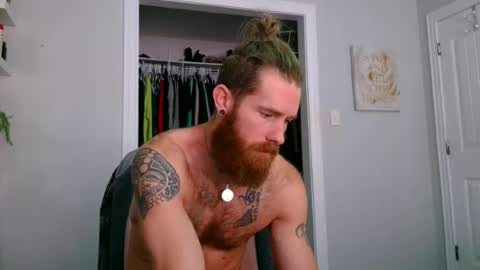 Snapshot of daddyafterdark1 chatting on 06-18-26, 01:26 daddyafterdark1 online show from 06-18-26, 01:26