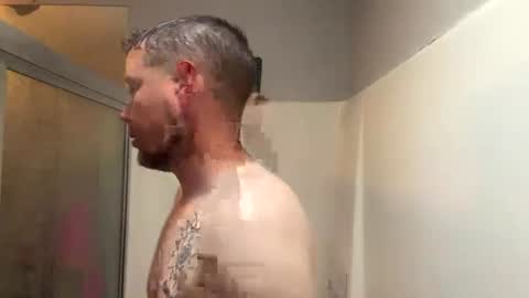 Snapshot of daddycam33 chatting on 08-02-26, 01:20 DaddyCam33 online show from 08-02-26, 01:20