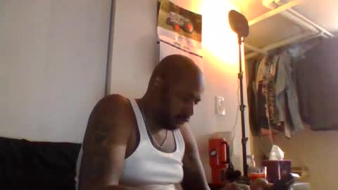 Snapshot of daddydickxm chatting on 04-28-26, 03:44 daddydickxm online show from 04-28-26, 03:44