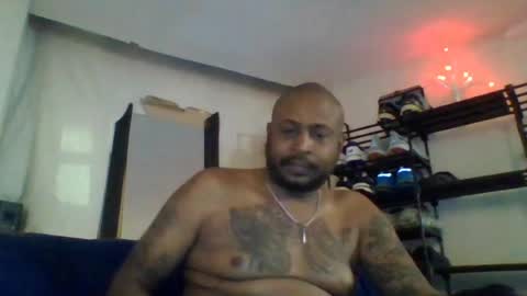 Snapshot of daddydickxm chatting on 05-04-26, 01:56 daddydickxm online show from 05-04-26, 01:56