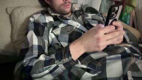 Snapshot of daddydoesit69 chatting on 10-28-25, 10:01 Leo online show from 10-28-25, 10:01