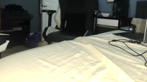 Snapshot of daddyl0nglegz93 chatting on 07-18-26, 09:29 Cinnam0nRod online show from 07-18-26, 09:29