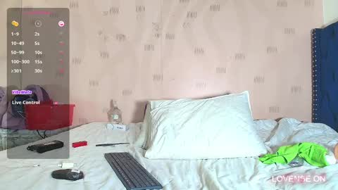 Snapshot of daddys_little_princesss chatting on 12-12-24, 03:32 Antonella online show from 12-12-24, 03:32