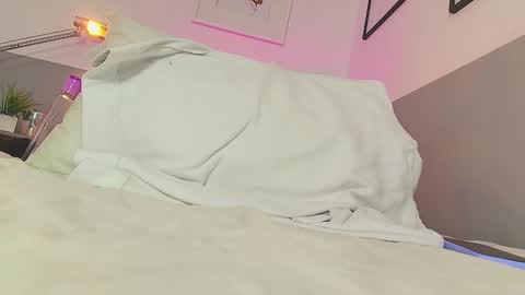 Snapshot of daddys_little_princesss chatting on 12-29-24, 03:13 Antonella online show from 12-29-24, 03:13