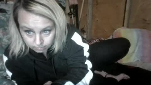 Snapshot of daddysg1rl123 chatting on 06-17-26, 01:23 daddysg1rl123 online show from 06-17-26, 01:23