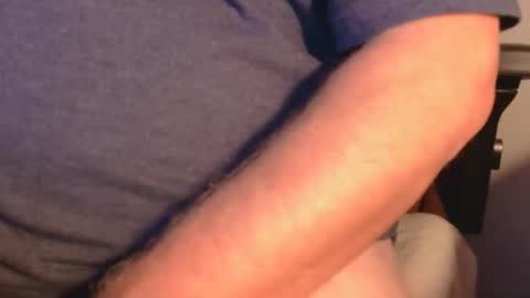 Snapshot of daddysmalls_55 chatting on 03-12-26, 04:51 daddysmalls online show from 03-12-26, 04:51