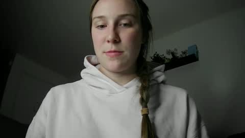 Snapshot of daddysssgoodgirl chatting on 04-22-26, 06:27 daddys good girl online show from 04-22-26, 06:27