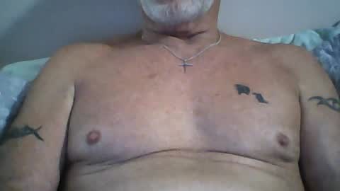 Snapshot of dadhmalone chatting on 06-17-26, 01:01 dadhmalone online show from 06-17-26, 01:01