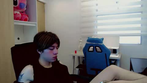 Snapshot of dae_lune chatting on 02-12-26, 09:32 dae_lune online show from 02-12-26, 09:32