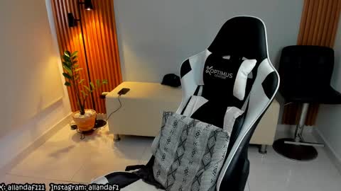 Snapshot of dafboy_ chatting on 03-11-25, 01:34 Allan Daf online show from 03-11-25, 01:34