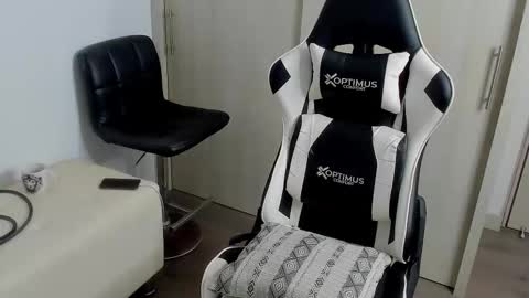 Snapshot of dafboy_ chatting on 10-31-25, 02:56 Allan Daf online show from 10-31-25, 02:56