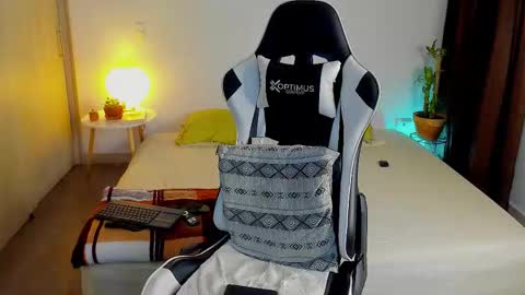 Snapshot of dafboy_ chatting on 12-17-25, 11:44 Allan Daf online show from 12-17-25, 11:44