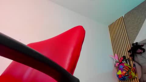 daffnelewis online show from 10-21-25, 11:44