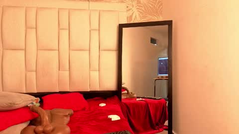 daffnelewis online show from 11-27-25, 11:23