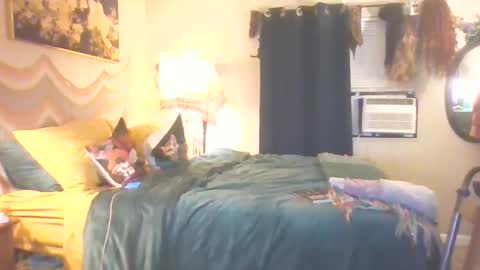 daffnye online show from 09-17-25, 01:07