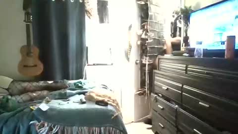 daffnye online show from 09-28-25, 10:09