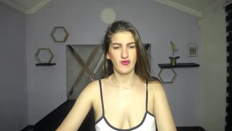 Snapshot of dafne_castro6478 chatting on 09-28-25, 10:31 Dafne Castro online show from 09-28-25, 10:31