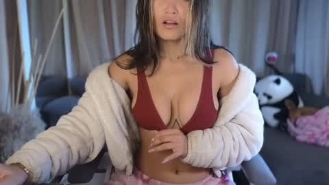 Snapshot of dafne_shark chatting on 06-25-26, 04:22 LORENA online show from 06-25-26, 04:22