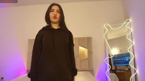 Snapshot of dahia_tay chatting on 02-04-25, 03:11 dahia online show from 02-04-25, 03:11