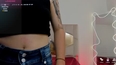 Snapshot of dahia_tay chatting on 02-07-25, 03:23 dahia online show from 02-07-25, 03:23