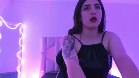 Snapshot of dahia_tay chatting on 02-18-25, 03:31 dahia online show from 02-18-25, 03:31