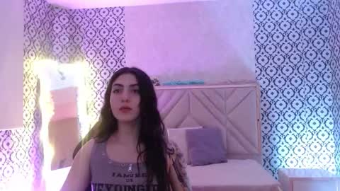 Snapshot of dahia_tay chatting on 01-09-26, 03:20 dahia online show from 01-09-26, 03:20