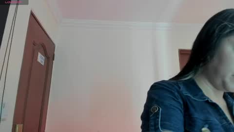 Dahiana  online show from 05-23-26, 11:47