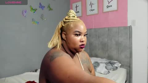 Snapshot of dahianajoss chatting on 01-26-25, 01:15 Ebony Sex Dahian online show from 01-26-25, 01:15