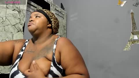 Snapshot of dahianajoss chatting on 02-23-25, 07:07 Ebony Sex Dahian online show from 02-23-25, 07:07