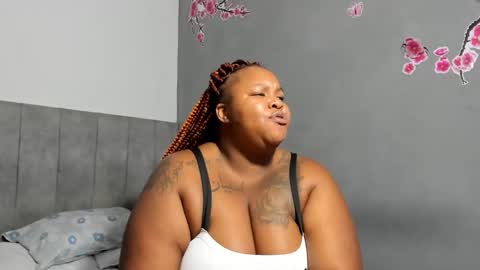 Snapshot of dahianajoss chatting on 09-22-25, 03:14 Ebony Sex Dahian online show from 09-22-25, 03:14