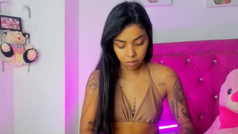 Snapshot of dahiangomezz chatting on 02-08-26, 10:40 online show from 02-08-26, 10:40