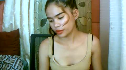 Snapshot of dahlia_123 chatting on 12-19-24, 07:51 Im Dahlia online show from 12-19-24, 07:51