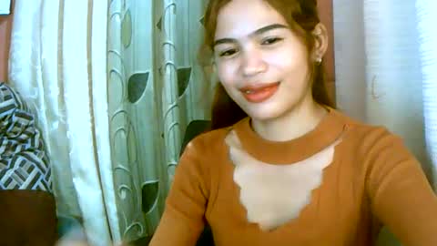 Snapshot of dahlia_123 chatting on 12-27-24, 02:43 Im Dahlia online show from 12-27-24, 02:43