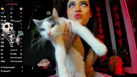 Dahlia online show from 10-19-25, 04:57